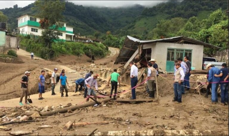 Cobra ‘Earl’ al Menos 38 Vidas a su Paso y Enluta dos Estados