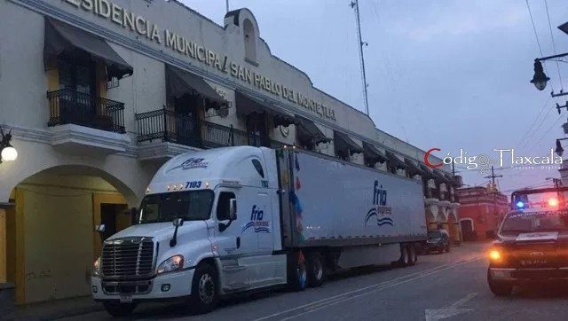 Frustran Policías de San Pablo Secuestro de Chofer y Robo de Tráiler