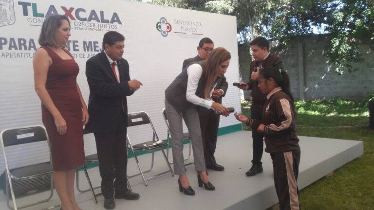 Entregan Lentes a 490 Tlaxcaltecas de Escasos Recursos