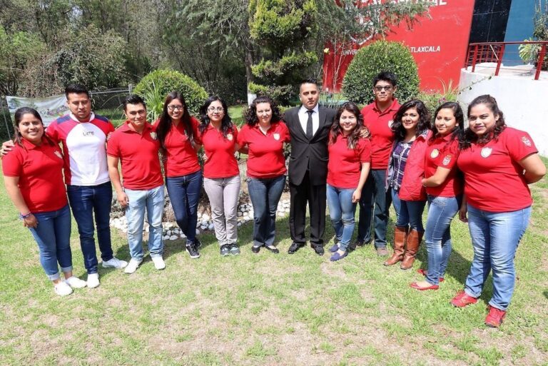 Asisten Estudiantes y Docentes de la UAT a Universidad de Guatemala