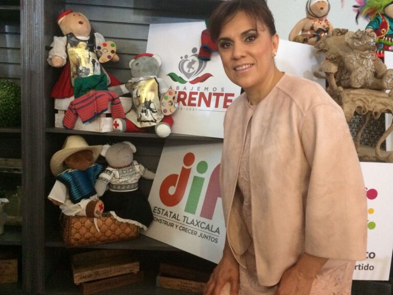 Asiste Sandra Chávez a Evento Benéfico con Angélica Rivera de Peña