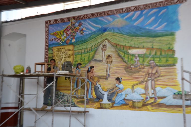 Ixtacuixtla: Pintan Mural Prehispánico en Patio de Presidencia