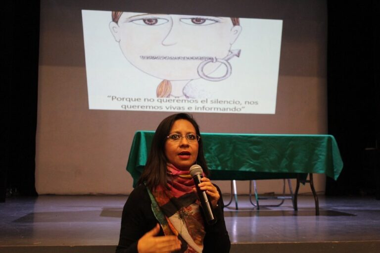 Deben Periodistas Hacer Visibles Problemas Como Violencia de Género: Mujer y Utopía