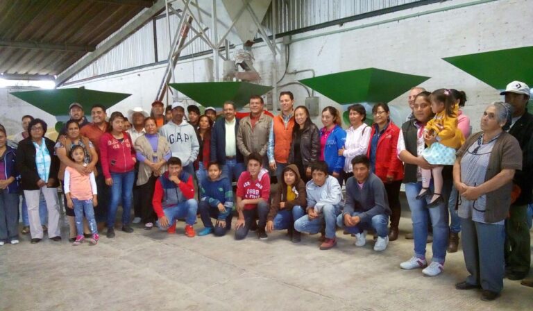 Entrega SEFOA Tlaxcala Maquinaria a Jóvenes Agricultores