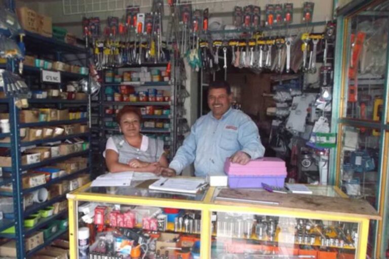 Ofrece FOMTLAX Créditos a Micro Empresarios