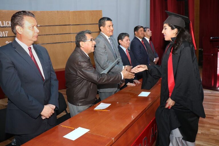 Gradúa UAT Licenciados en Biología y Medicina Veterinaria