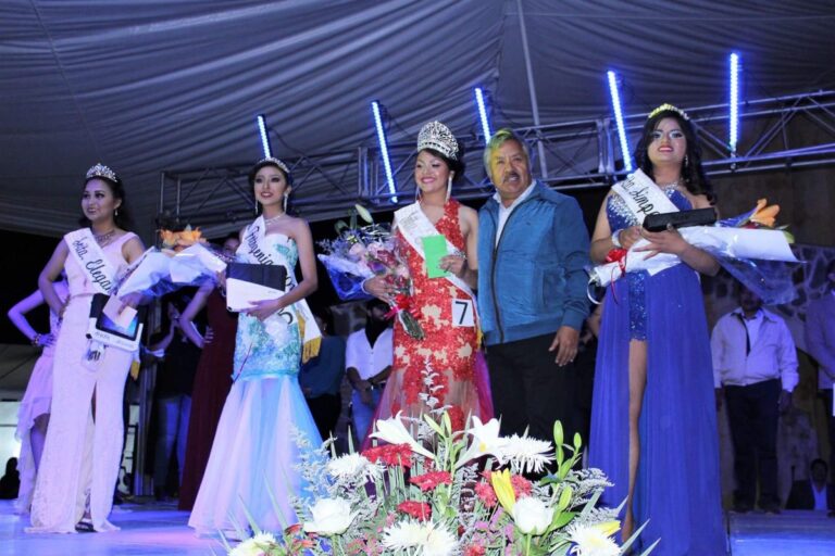 Coronan a la Nueva Reina de la Feria Ixtacuixtla 2017