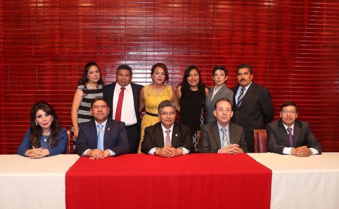 09 Graduó la UAT a Maestros en Trabajo Social