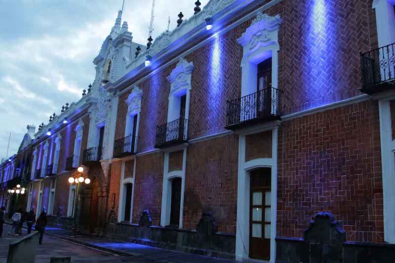 Tlaxcala se Pinta de Azul Contra la Trata de Personas