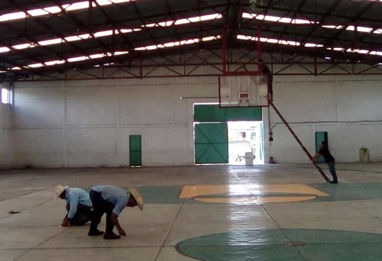 Ixtacuixtla: Realizan Jornada de Mantenimiento al Auditorio de Xocoyucan