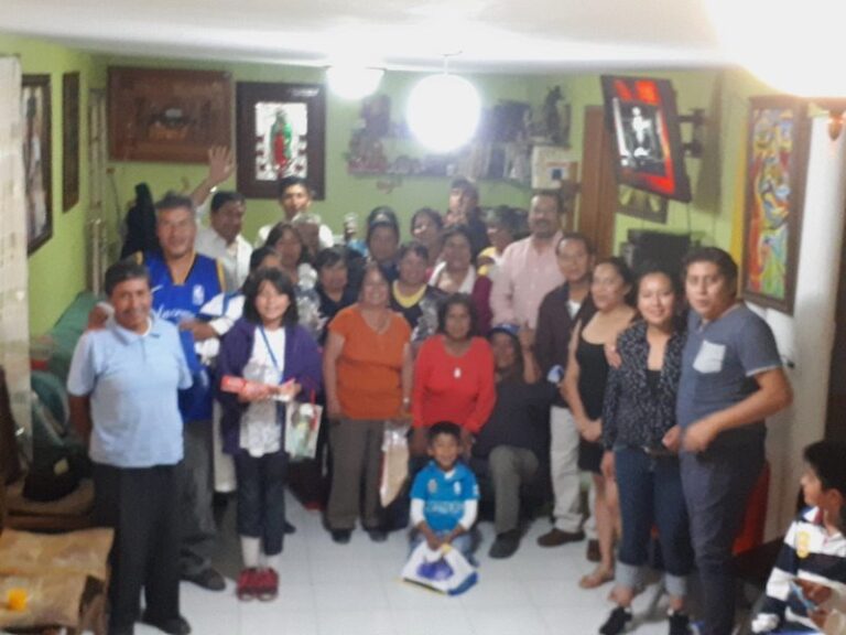 Sembrando Conocimiento: Paco Román Ofrece Becas en Zacatelco