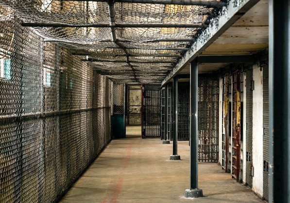 Hombre Viola a su Hija y Recibe Condena por 12 mil Años