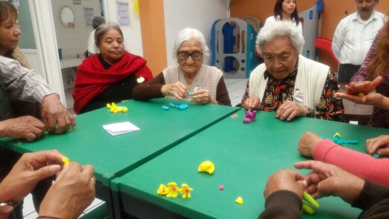 Celebra IMPCD de Tlaxcala a los abuelos