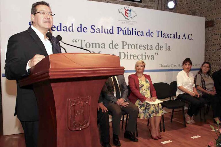 Atestigua Marco Mena Toma de Protesta de Mesa Directiva de Salud en Tlaxcala
