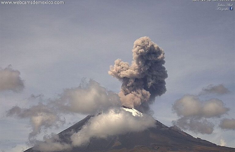 Este día, ‘Don Goyo’ Emitió Exhalación de Tres Kilómetros