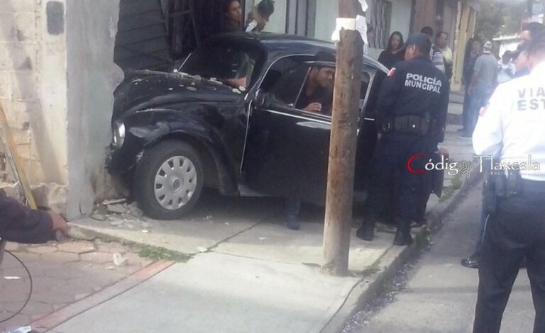 Automovilista Ebrio se Impactó en una Casa en Panotla