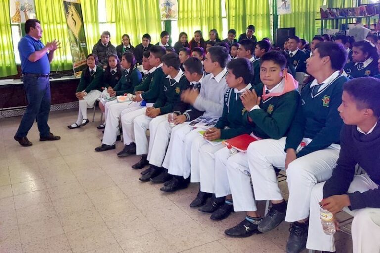 IEM Orienta a 1400 Estudiantes en Prevención de Violencia de Género