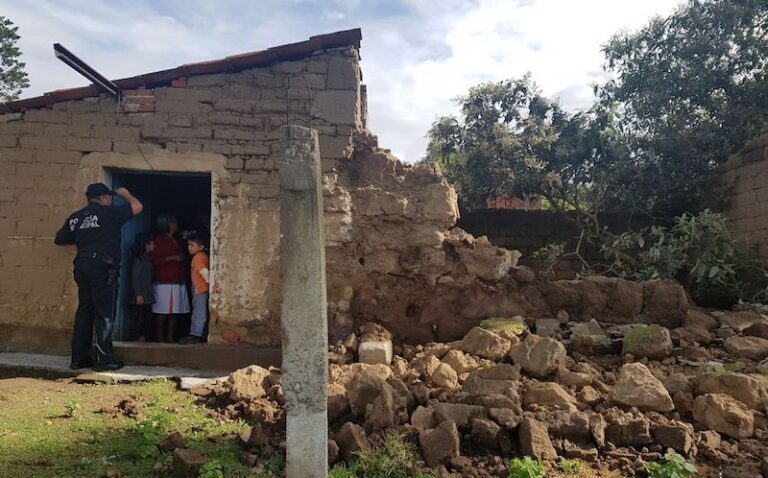 Por el Sismo Colapsa Casa de Adobe en Atlahapa, Tlaxcala