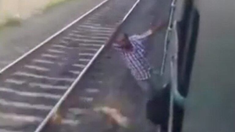 Viajaba Colgado del Tren, pero fue la Última ‘Proeza’ de su Vida