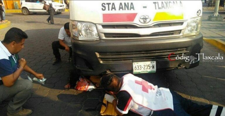 Combi Atropella a Mujer en el Centro de Tlaxcala