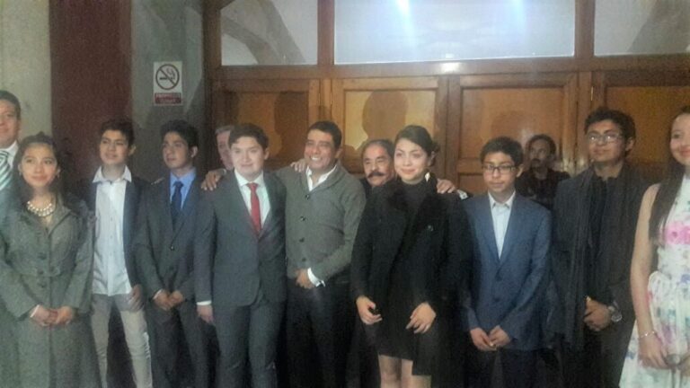 Inaugura Enrique Padilla Exposición Pictórica en el Congreso del Estado