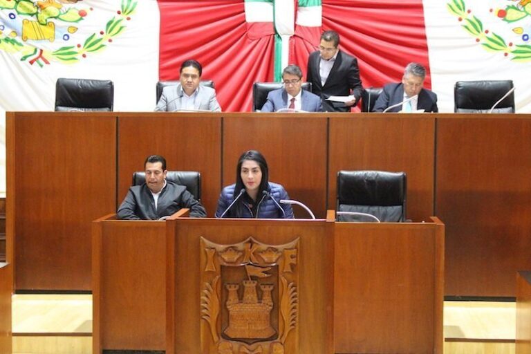 Congreso: Presentan Iniciativa que Garantiza Útiles Escolares a Alumnos de Nivel Básico