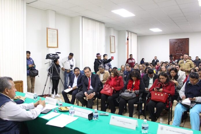 DIP.AMARO COMISIÓN DE FINAZAS Y PRESIDENTES MUNICIPALES 25COT17 (3)