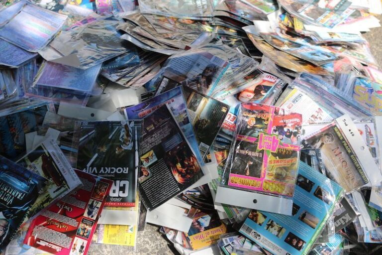 Asegura PGR Ropa y DVD Falsificados