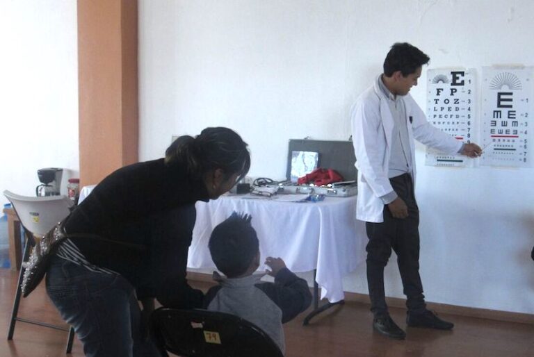 Realiza Ayuntamiento Capitalino Jornada de Salud Visual Para Toda la Familia