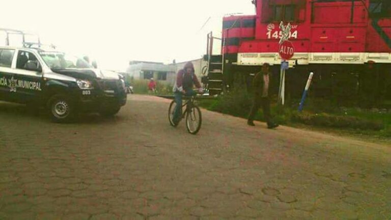 Policía de Contla Intenta Multar a Tren de Carga por Arrastrar su Patrulla