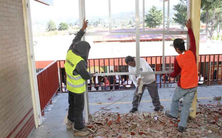 Comienza Demolición de Aulas Dañadas en Escuelas por Sismo