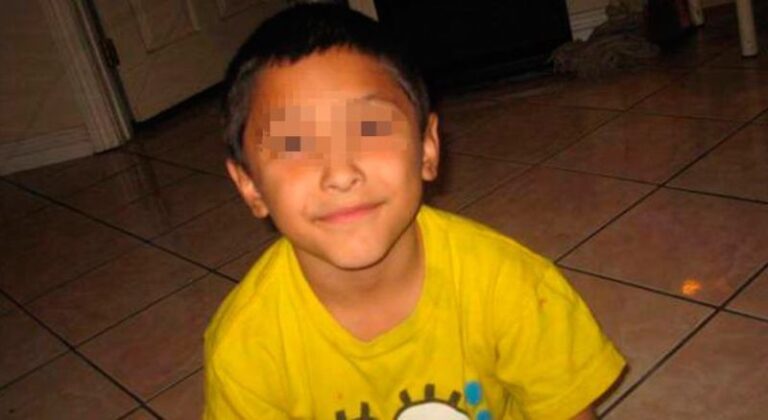 Solo Tenía 8 Años, lo Torturaban de la Manera más Cruel