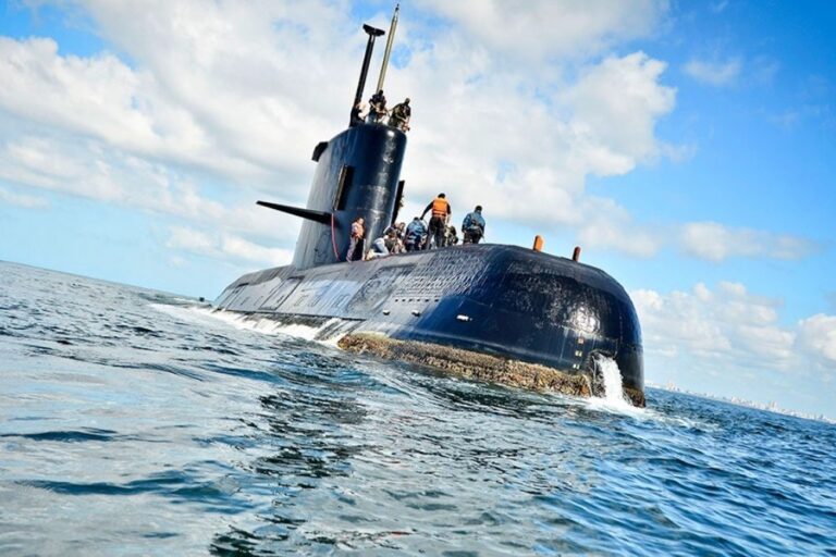 Argentina: El Submarino Ante un Estado Gordo