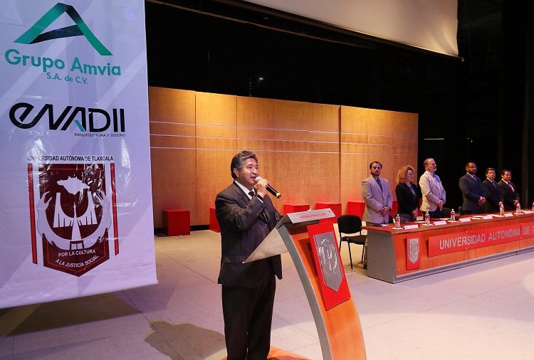 Promueve UAT vinculación de estudiantes de Arquitectura con empresas