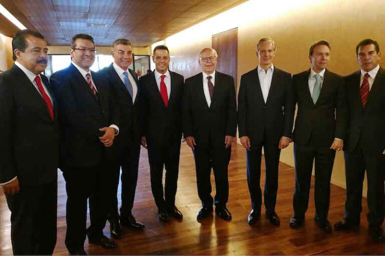 Asiste Marco Mena a Primer Informe del Gobernador de Oaxaca