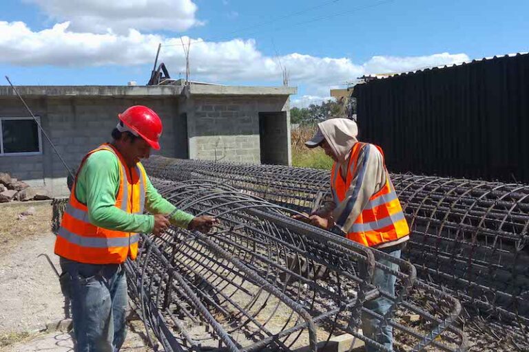 Construye SECODUVI Puente Vehicular en Axocomanitla y Huactzinco