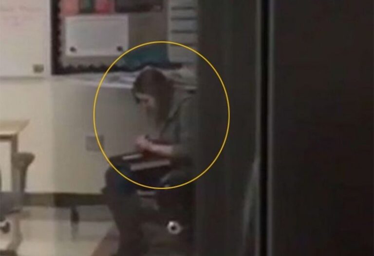 Captan a Maestra de Secundaría Inhalando Cocaína en Salón de Clases