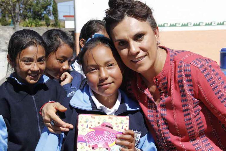 DIF Estatal Entrega Material de Apoyo en Albergues Escolares