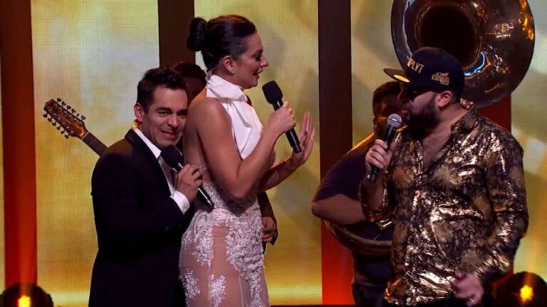 Acoso a Galliano en Premios de Radio Latina Reaviva Polémica