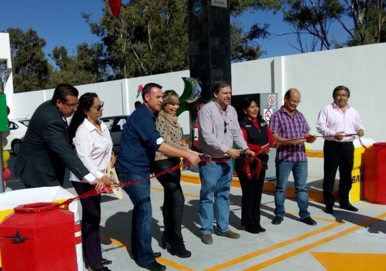 Inaugura Anabell Ávalos Nuevos Establecimientos en la Capital