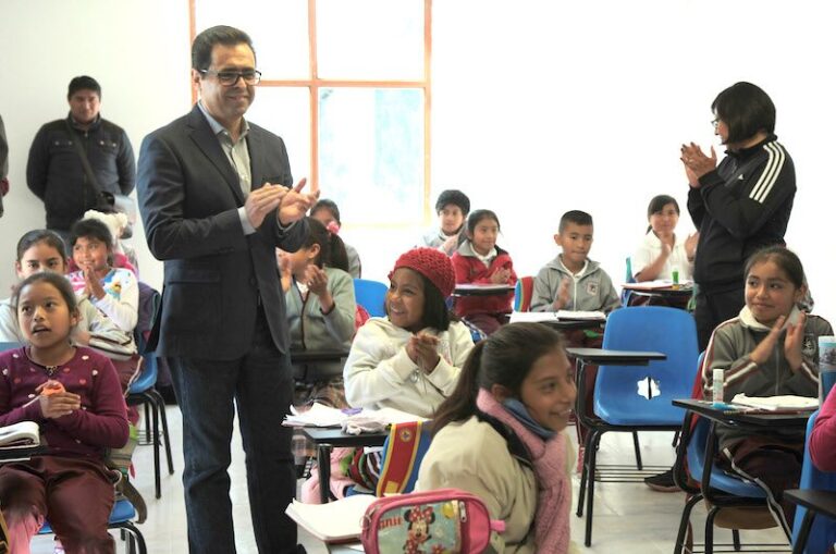 Instalación de Aulas Temporales Interés del Gobernador por la Educación