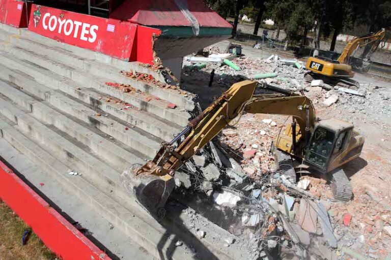 Inician Trabajos de Demolición del Estadio Tlahuicole