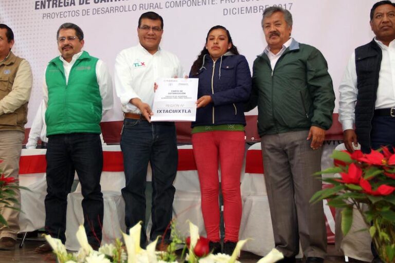 Entregan SEFOA y SAGARPA más de 7 mdp a Beneficiarios del PESA