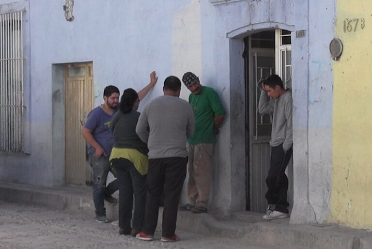 Niña de 10 Años se Cuelga de una Puerta Para Matarse