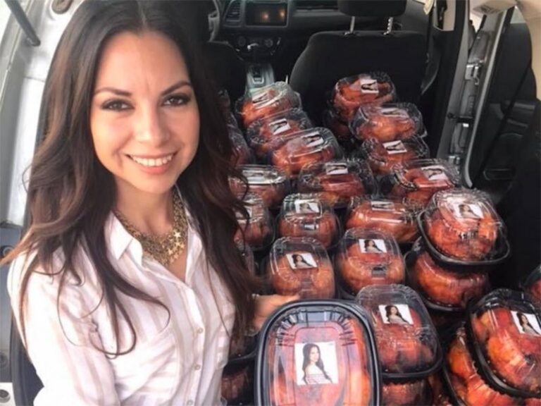 Diputada Mexicana Obsequia Pollos Rostizados con su Foto