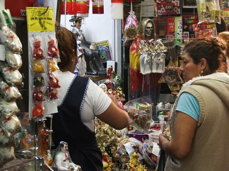 ‘Brujas’ y Santeros Aumentan Servicios por Rituales de año Nuevo