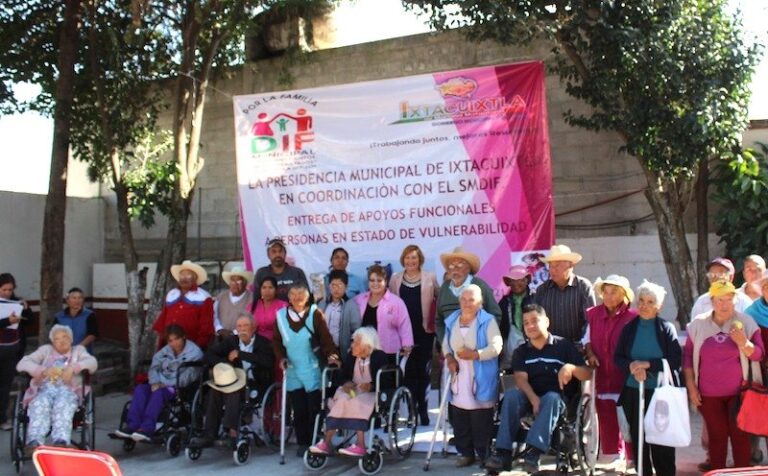DIF de Ixtacuixtla Entrega Apoyos a Personas con Discapacidad
