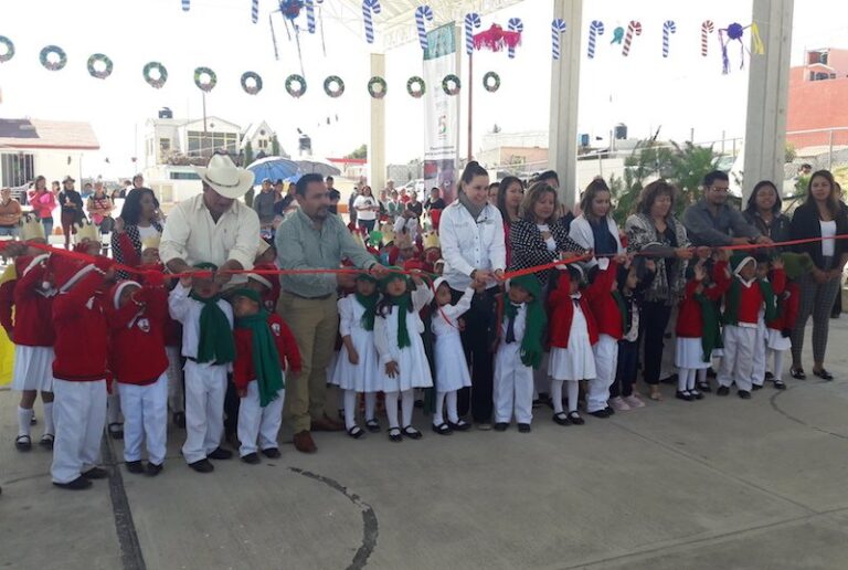Entrega SEDESOL Techumbre en Preescolar de Hueyotlipan