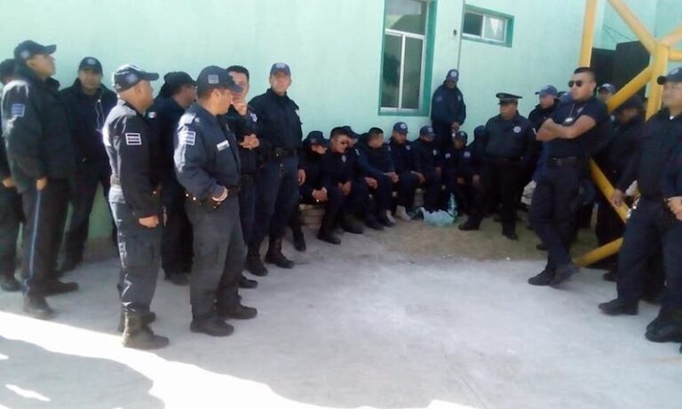 Policías en Paro Laboral por no Recibir Aguinaldo en Zacatelco