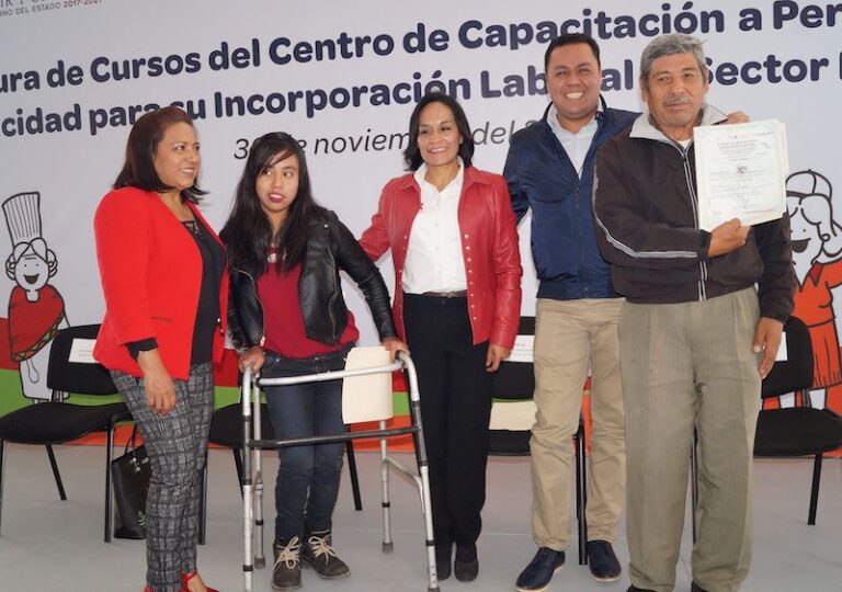 Clausuran DIF Estatal y Sepuede Cursos Para Personas Discapacitadas